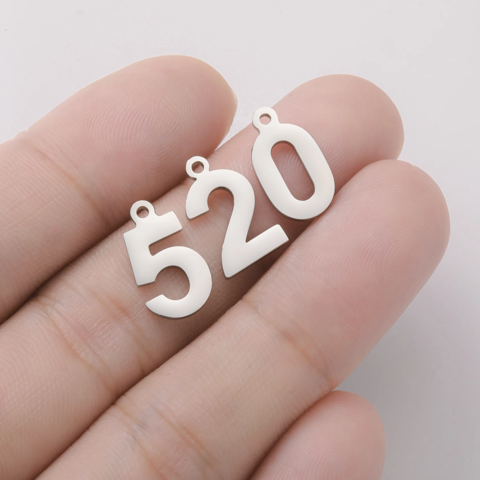 Skyrim 5pcs/lot 0-25 Lucky Number Charms Stainless Steel Pendant for DIY Birthday Bracelet Necklace Jewelry Making Wholesale