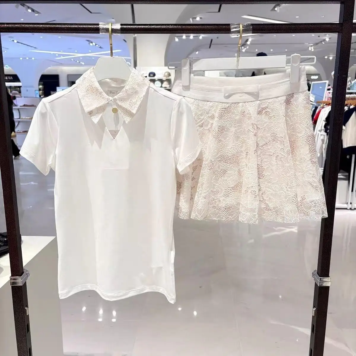Women Thin Cold Feeling Golf Outfit Summer Lapel Collar Short Sleeve Top Premium Pleated Skirt Elegant Ladies Golf Clothing Set