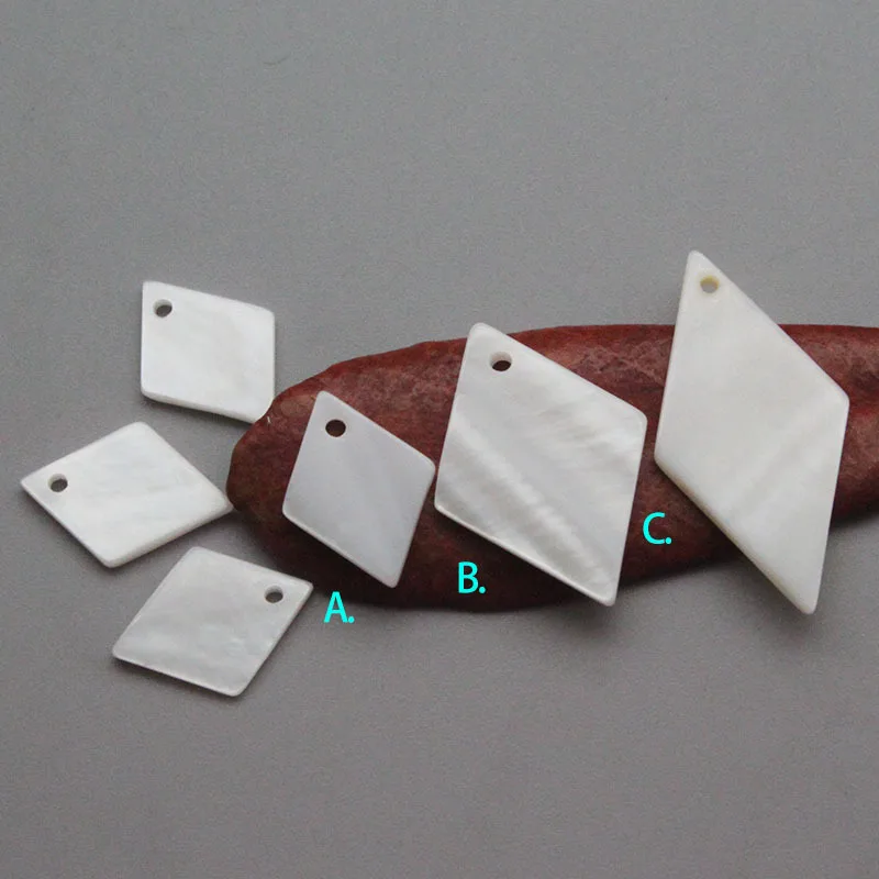 100pcs DIY Jewelry Findings 12x16 17x25 15x30mm Natural Freshwater Shell Smooth Polished Drilled Rhombus Disc Pendant