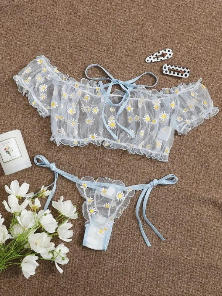 Conjunto de Tanga y sujetador sin tirantes con lazo de encaje bordado de malla y hombros descubiertos, lencería Sexy para mujer, pijamas sin costuras