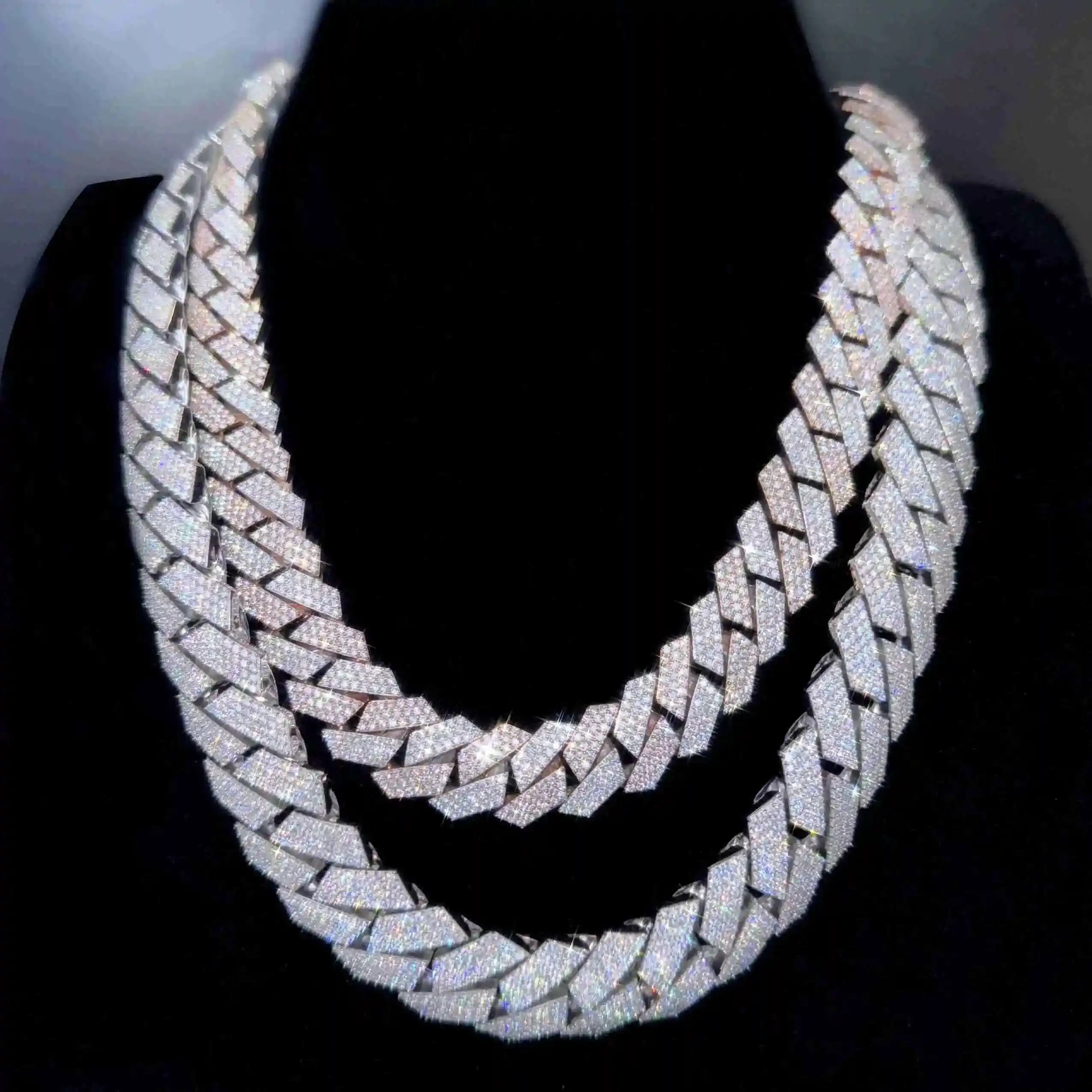 

20MM Cuban Link Chain Two Tone Iced Out Custom Clasp Hiphop 925 Sterling Silver Moissanite Cuban Chain