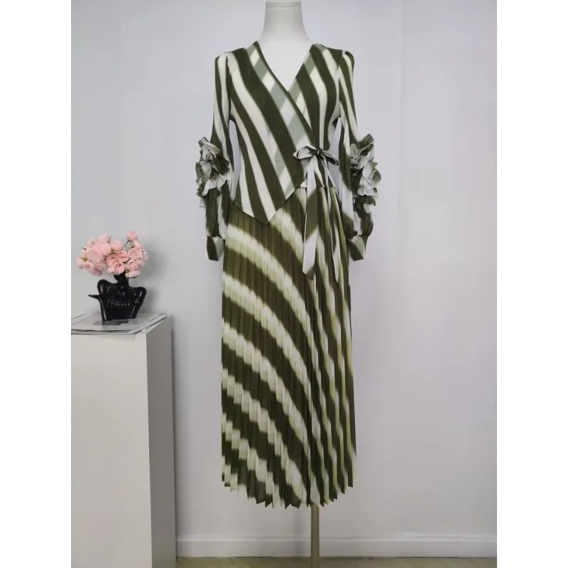 Miyake Damska Wiosenno-Letnia Nowa Sukienka z Dekoltem w Serek, Kwiatami, Paskami, Duży Rozmiar, Plisowana, Elastyczna, Luźna Sukienka Afrykańska na Bal