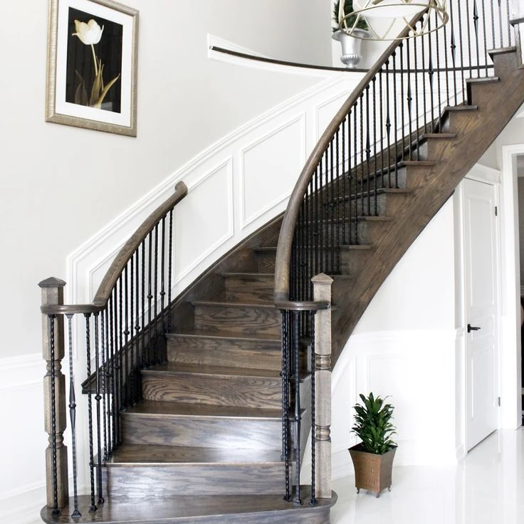 カスタマイズ可能な高級階段デザイン、スチール製ダブルプレートビーム、大理石のステップ、曲線階段、ステンレス鋼の階段手すり付き販売中