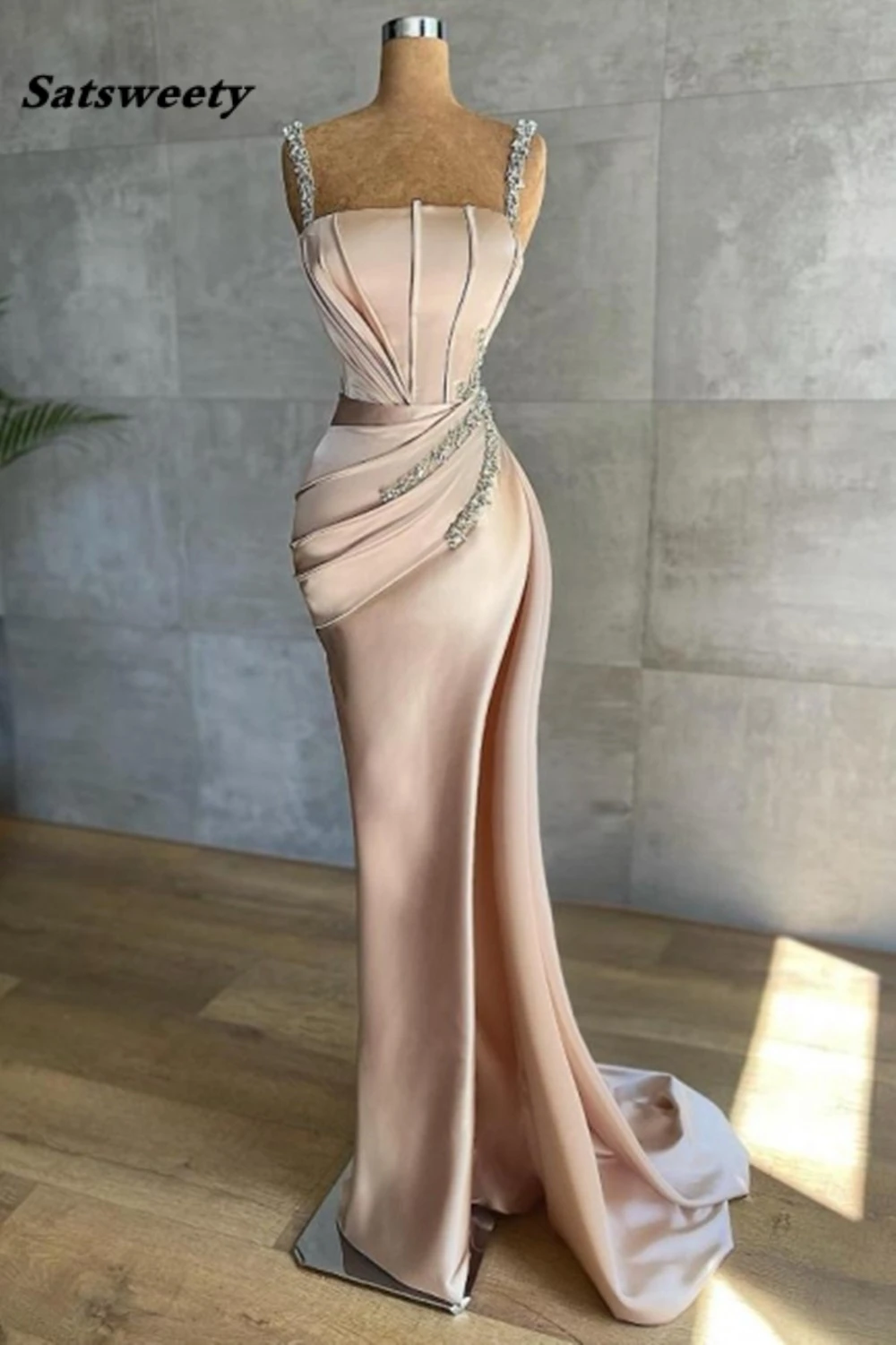 

Champagne Long Prom Dresses 2024 Mermaid High Slit Boat Neckline Beaded Spaghetti Straps Evening Gowns Elegant Luxury Turkish