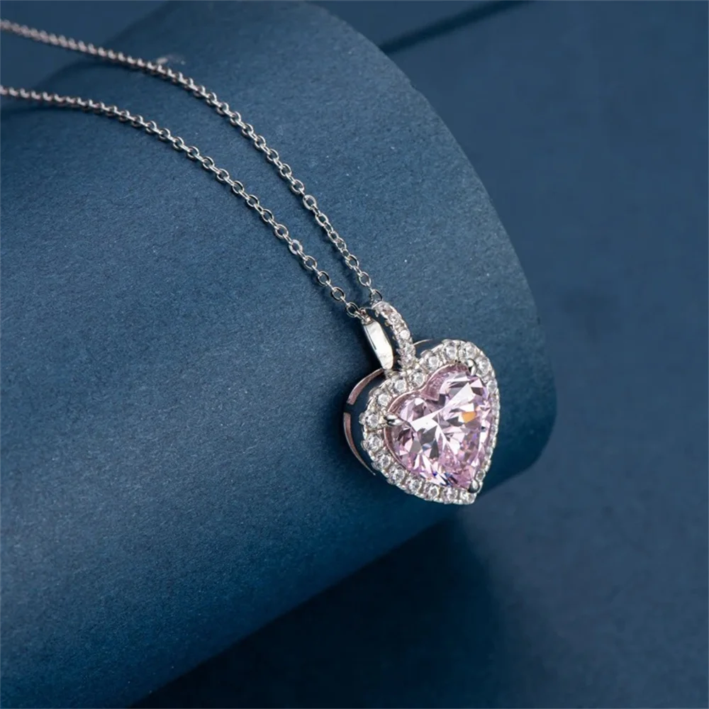 

Корейская цепочка на ключицу в форме сердца с серебристо-розовым бриллиантом S925