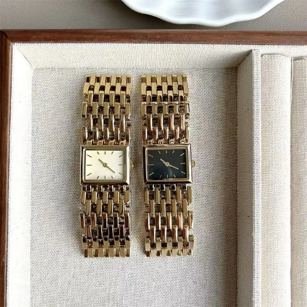 Women Men Quartz Watch Crystal Diamond Gold Hot Sale Luxury Luxury Model Box Watch Remover Ion Plating