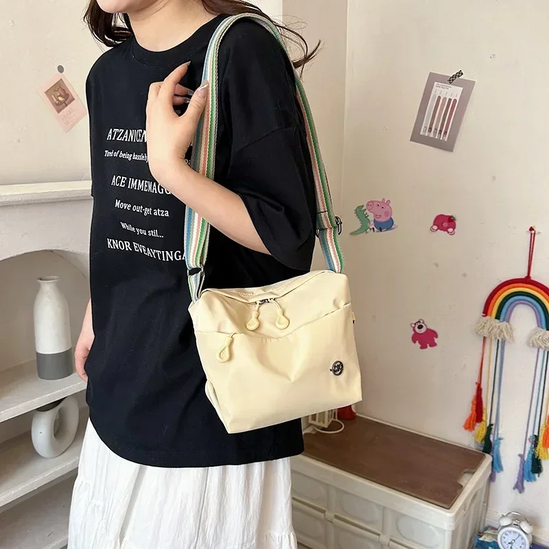 Korean style trendy literary simple shoulder bag 2024 new lightweight waterproof nylon cloth bag ladies casual messenger bag