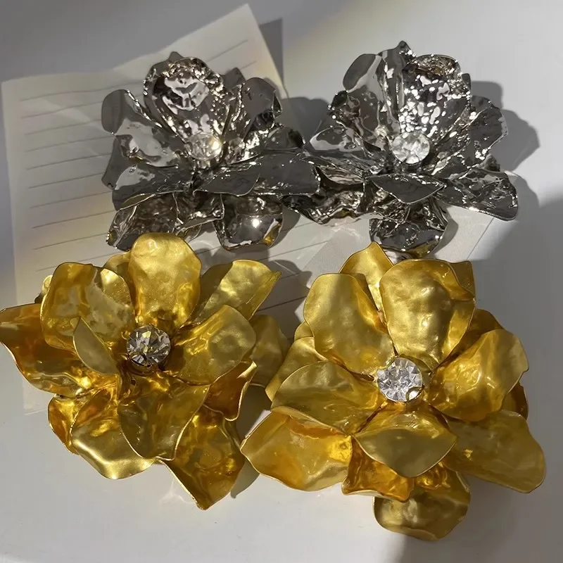 Vintage Hyperbole Irregular Metal Large Flower Earrings for Women European and American Style Fashion Jewelry Daily Accessories
