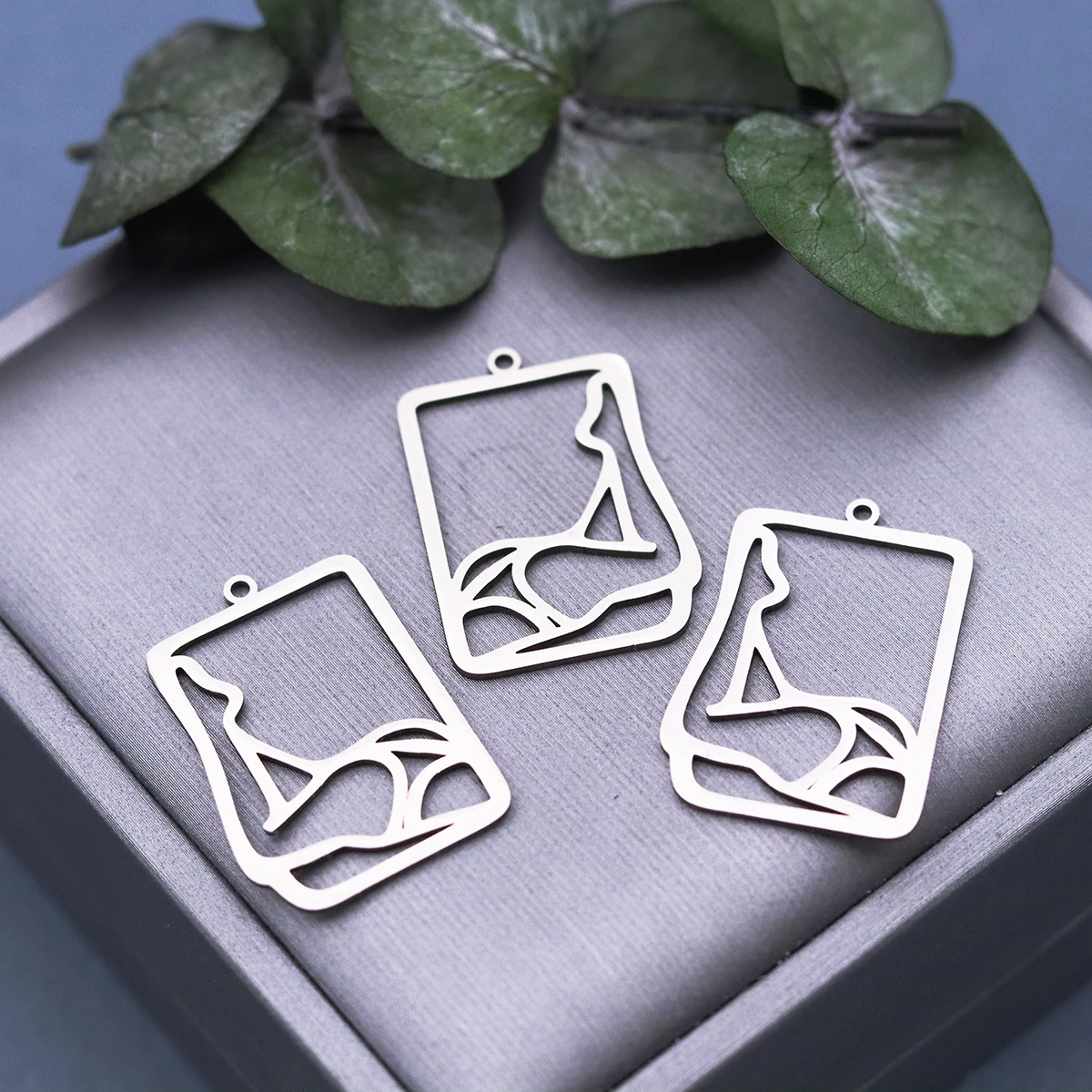3pcs Stainless Steel Abstract Woman Silhouette Charm Pendants Geometric Hollow Earring Necklace DIY Jewelry Making Accessories
