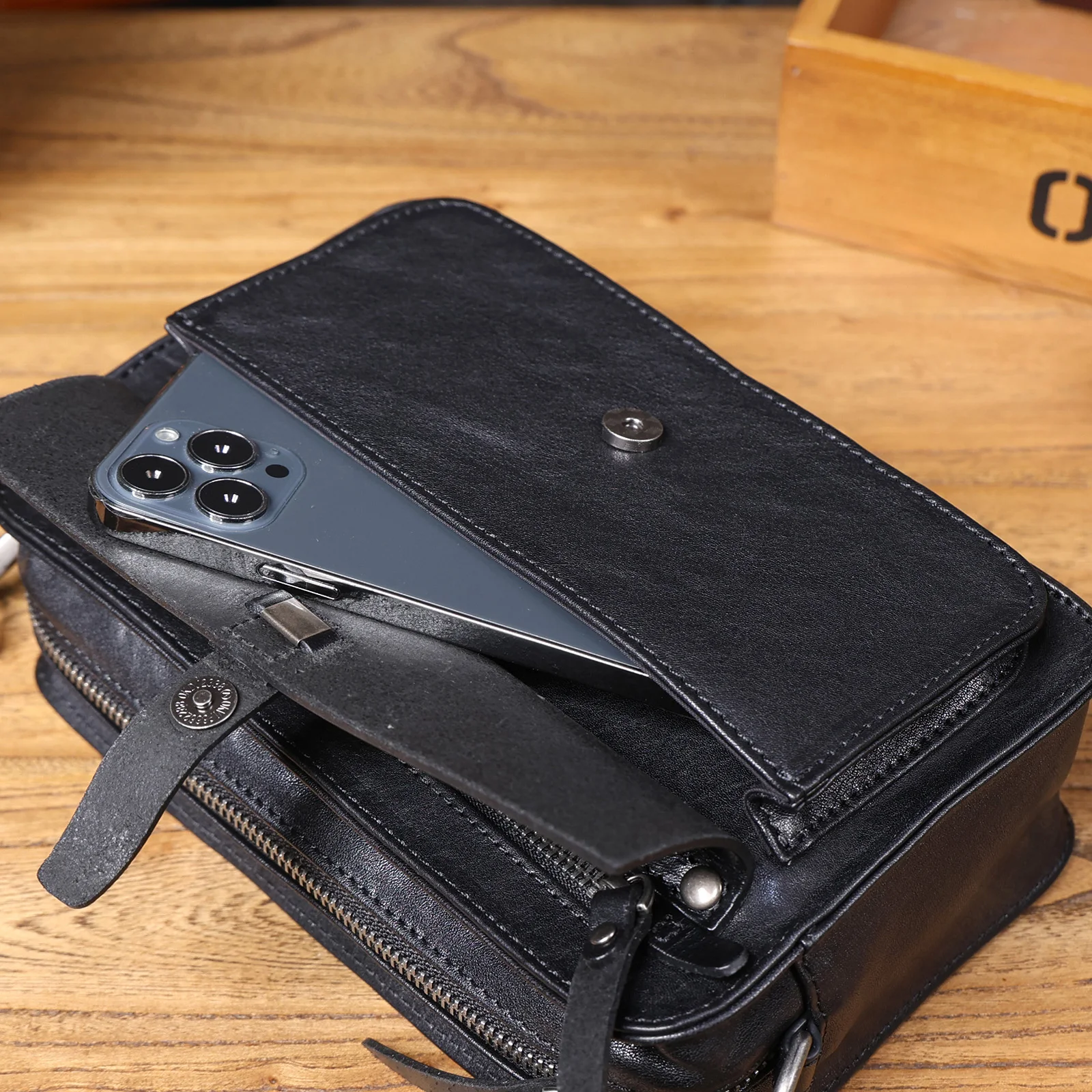 Vintage-Umhängetasche für Herren aus hochwertigem Rindsleder, modische Casual-Crossbody-Tasche, pflanzlich gegerbte Echtleder-Schultertasche – Detail 25