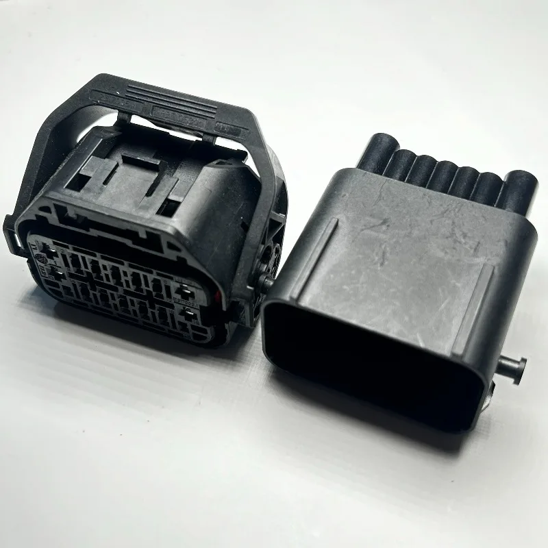1PCS 2317001-1 2316988-1 Original 26-hole, automotive connector headlight plug, pair plug