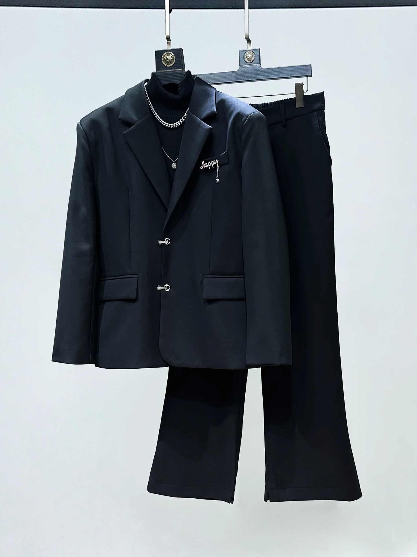 

Мужской повседневный костюм-двойка с металлическими пуговицами, расклешенные брюки, черный, премиум-класс, модный, молодежный, весенне-осенний вариант