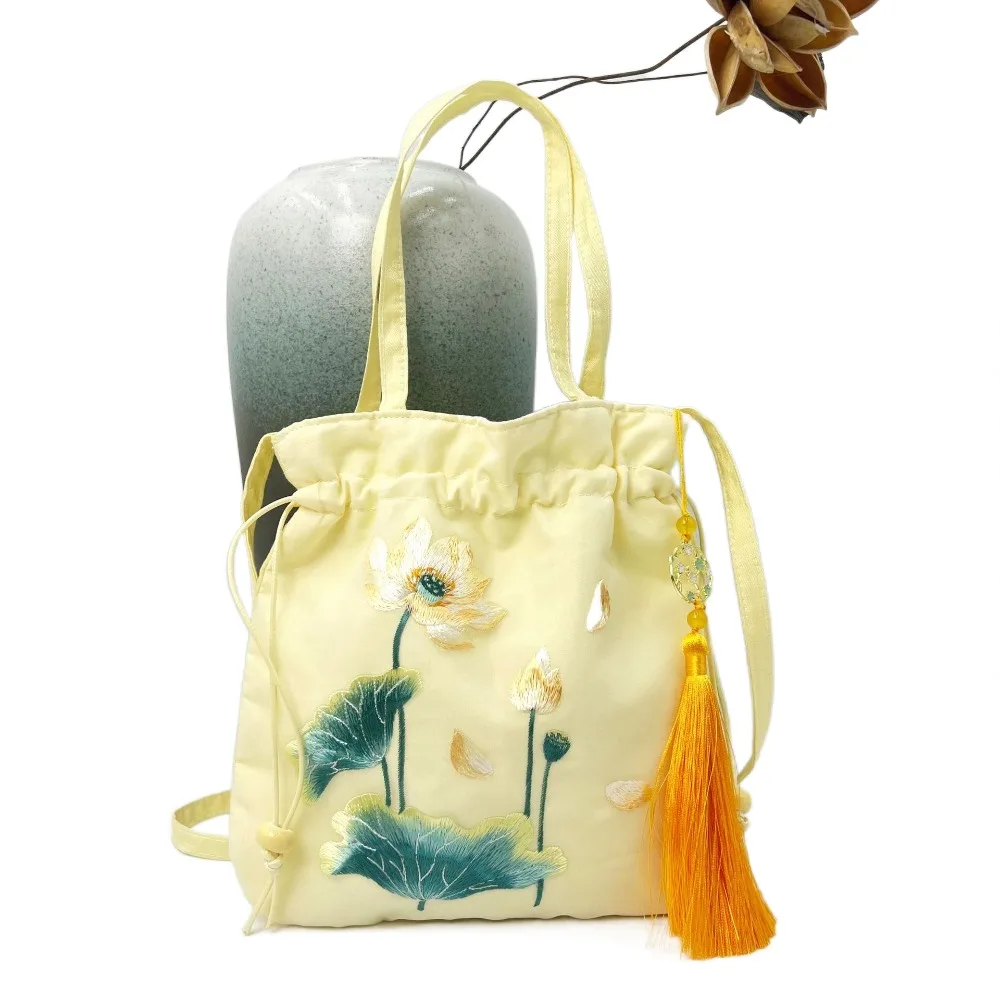 

Elegant Chinese Style Drawstring Bucket Bag Sweet Flower Hanfu Embroidery Handbag Tassel Pendant Lanyard Small Purse Bag Travel