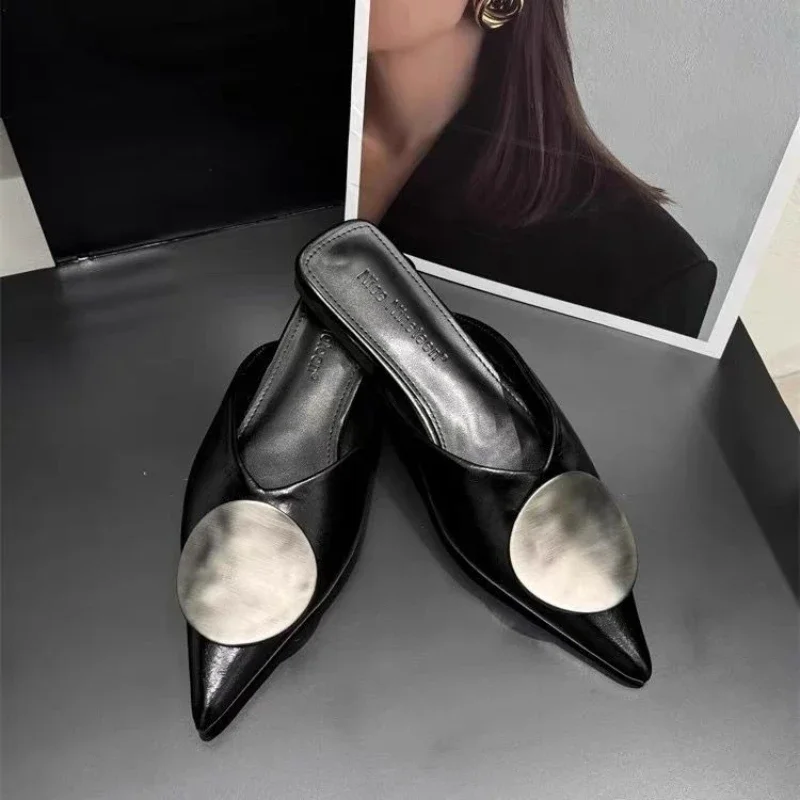 2025 Estate Nuovo design da donna Scarpe basse a punta retrò Moda comode scarpe Mueller vestono sandali con cinturino
