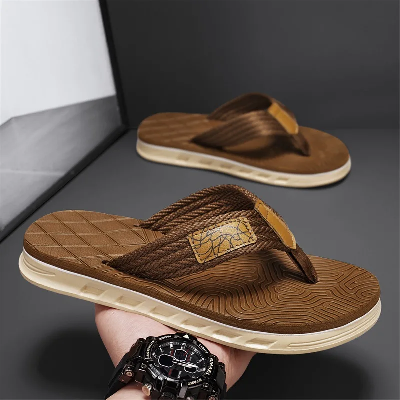 Summer flip-flops men's Korean version of non-slip and wear-resistant outer wear seaside beach pinch slippers sandals