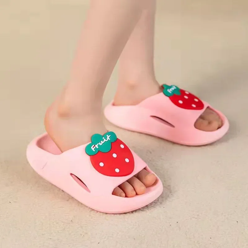 Summer Cartoon Strawberry Kids Slippers for Boys Beach Indoor Slippers Cute Girl Shoes Home Soft Non-Slip Cute Children Slippers