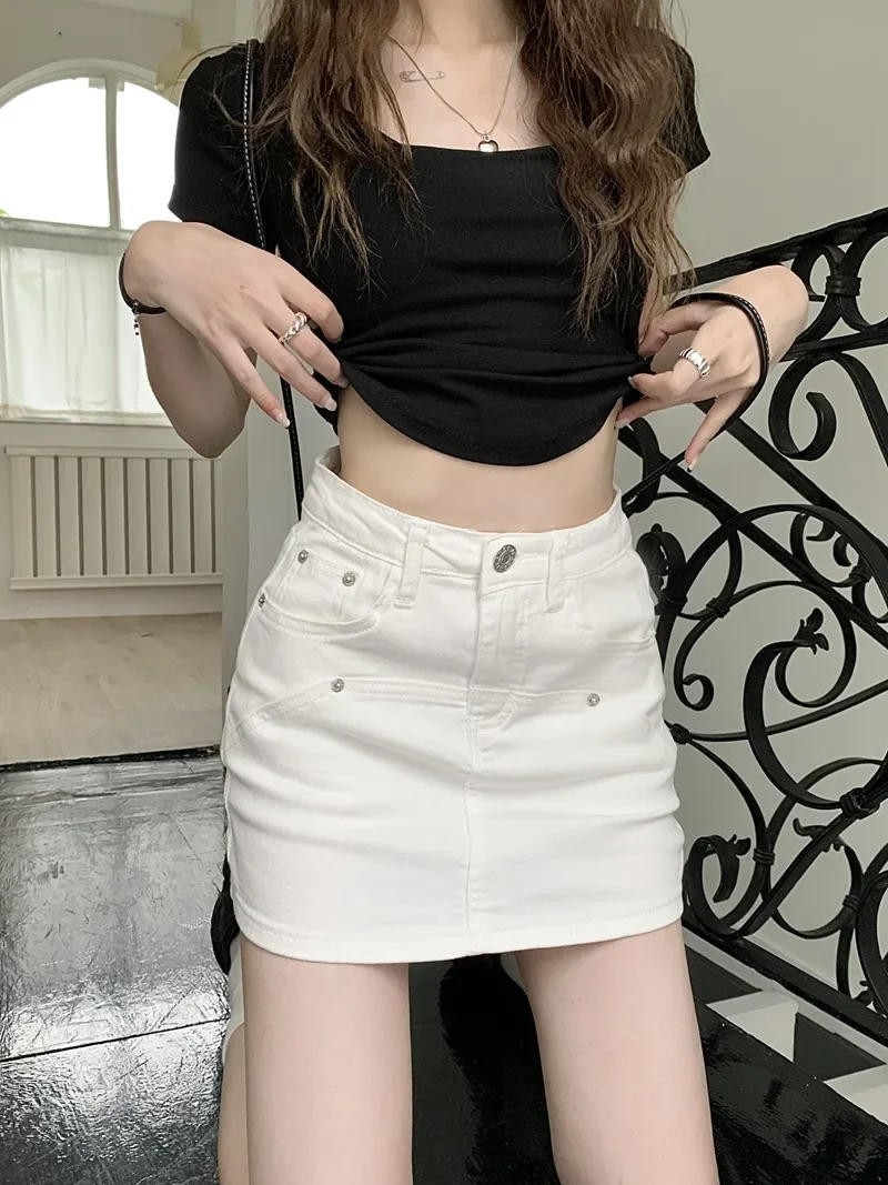 White denim skirt female summer and autumn 2024 new fashion temperament high waist elastic casual Joker hip skirt.