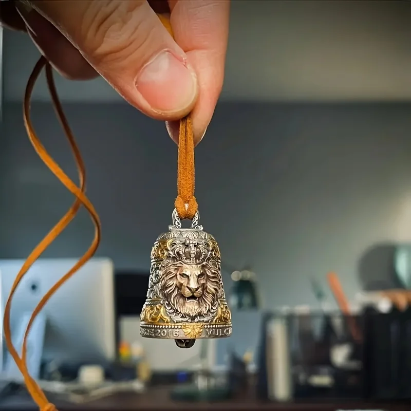 Lion King pendant retro motorcycle and car keychain designed to prevent pet loss. The Lion King bell is uniquely carved and has