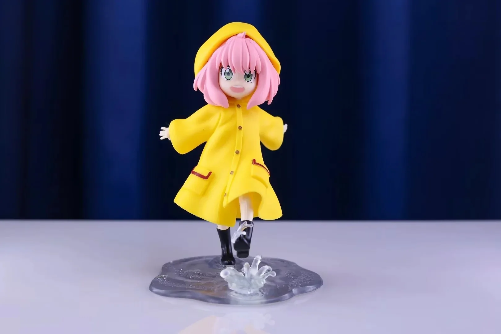 معطف واق من المطر أنيا فوجي أنيمي جاسوس بلاي هاوس سلسلة، لطيف نموذج لجسم فتاة هدية