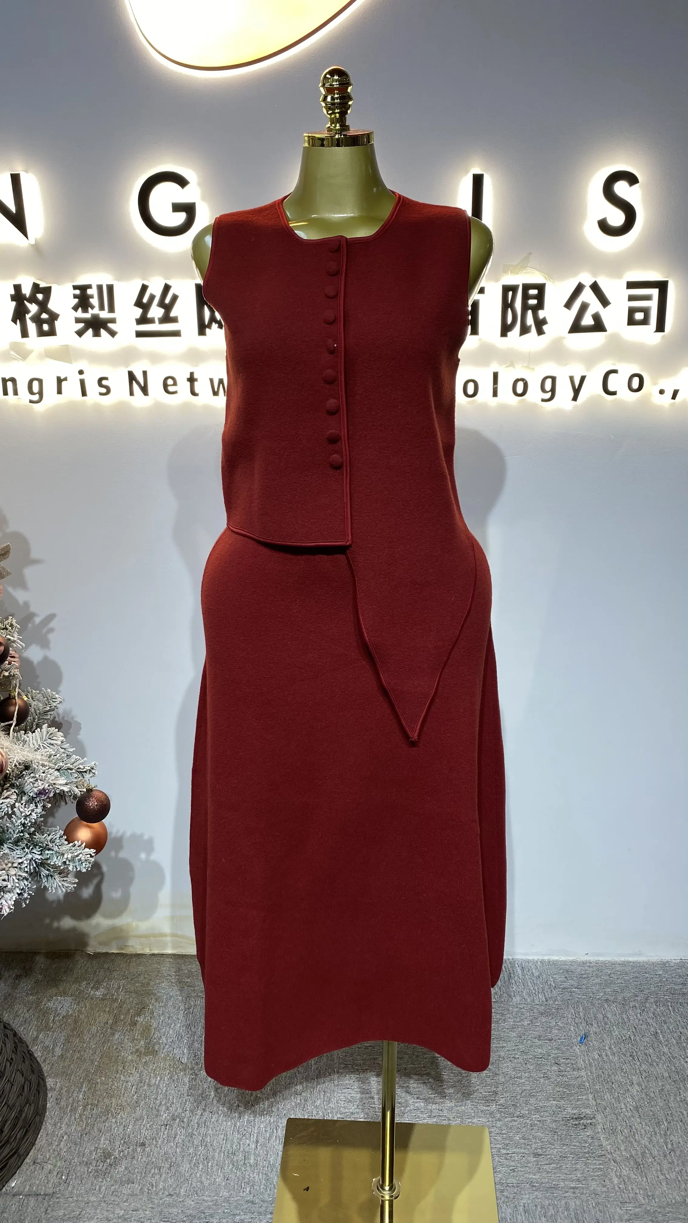 Premium wholesale autumn new style fashionable high-end knitted sweater and skirt set for elegant women.-GZXX267