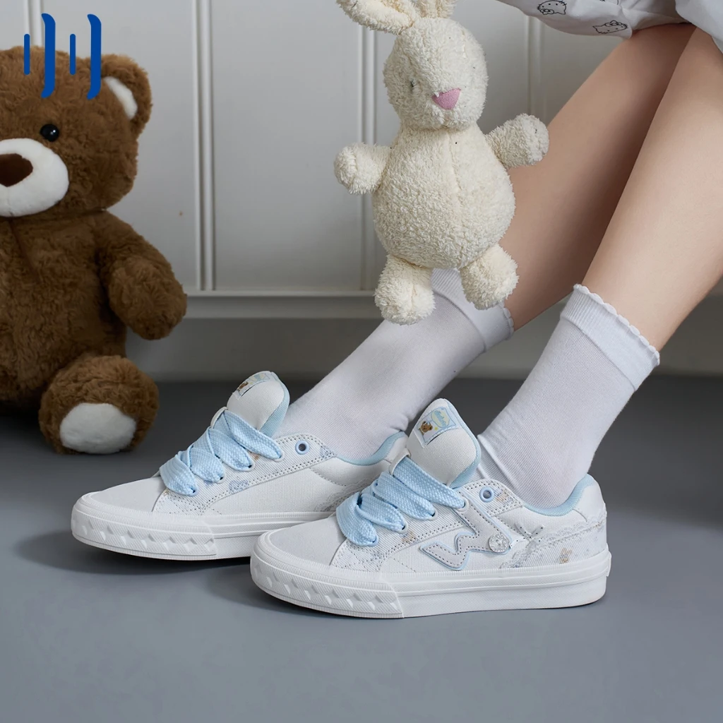Ollieskate Lace Bear Salt Color Bread Sneakers Soft Flat Retro Skate Shoes For Men Women Students