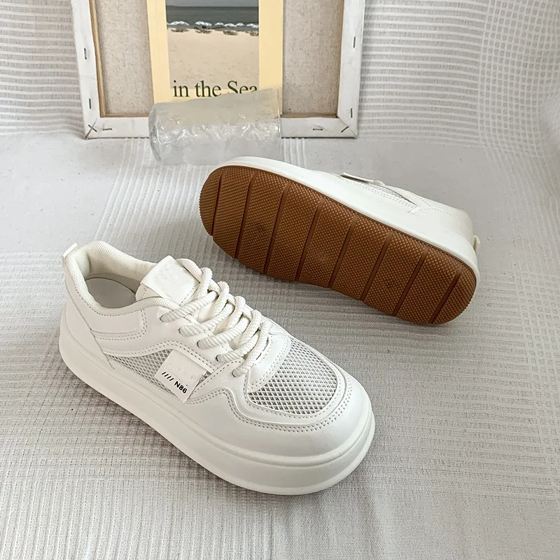2024 Sneakers da donna scarpe da passeggio Casual tela bianca Versatile scarpa con fondo spesso scarpe sportive vulcanizzate con fondo piatto