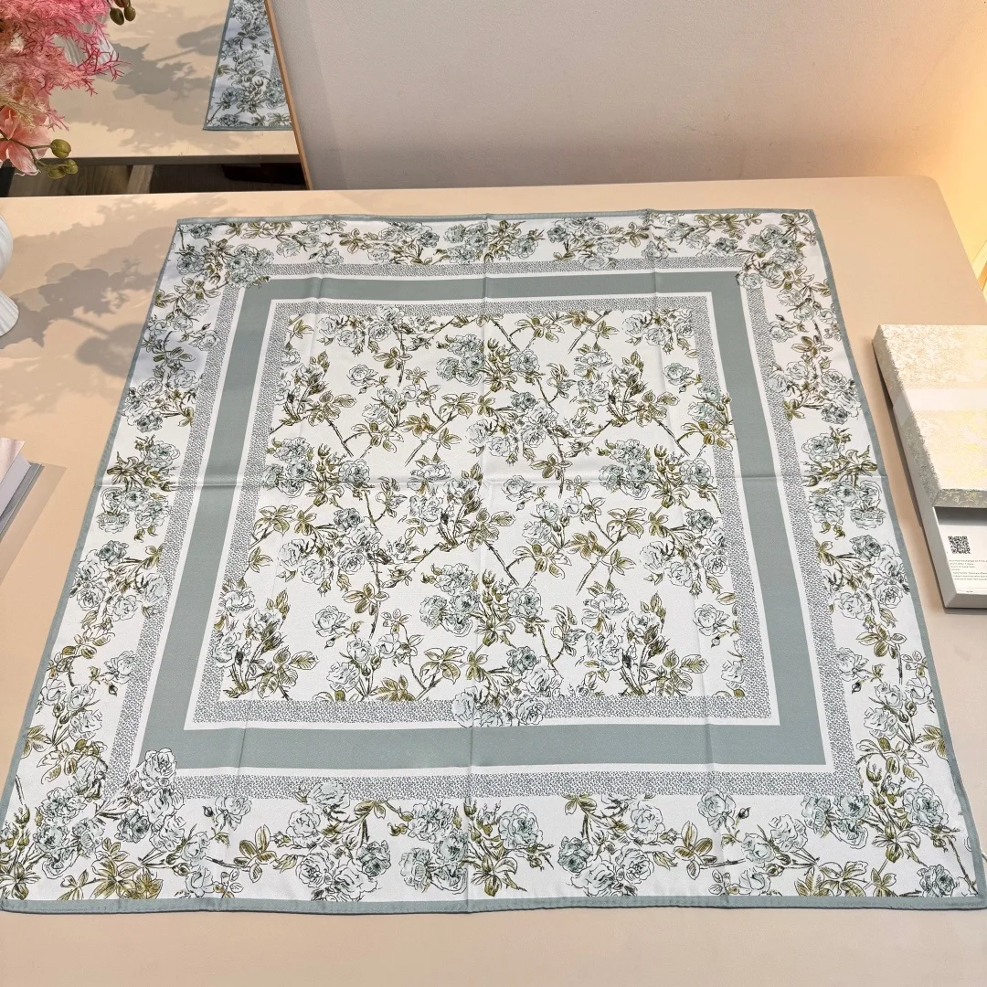 

Luxury Brand High-end Silk Scarf Made of 100% Mulberry Silk Twill Fabric Elegant Women's Scarf Headscarf High-end Gift 90x90 Cm
