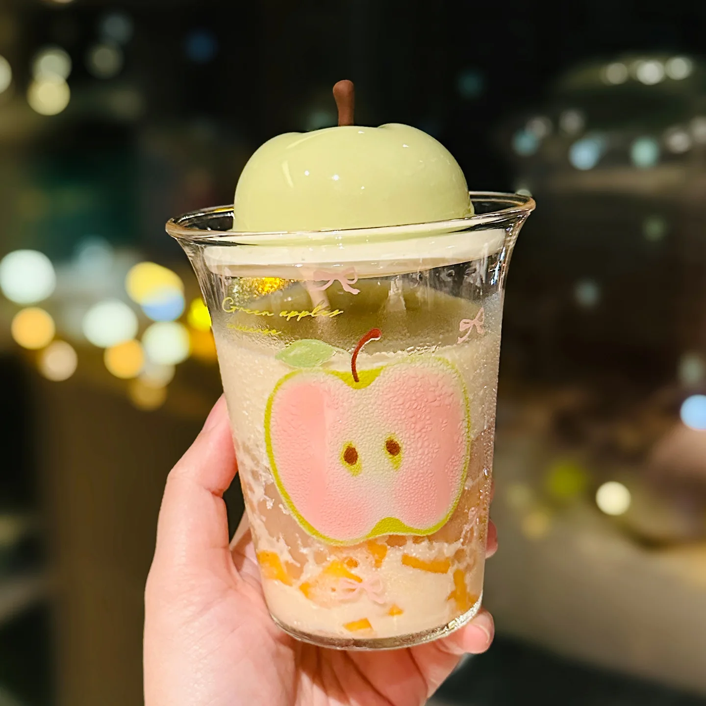 Cartoon Apple Borosilicate Glass Mug with Lid Cute Home Fruit Straw Cup High Temperature Resistant Gift