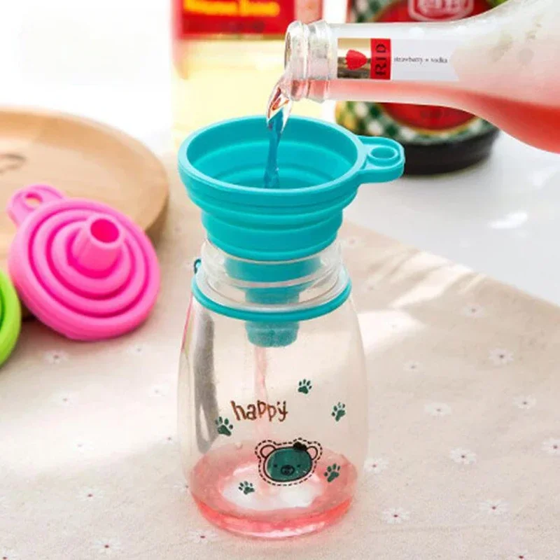 

Silicone Folding Funnel Foldable Silicone Funnel For Filling Bottles or Containers Dishwasher Safe Fashionable Kitchen Utensils