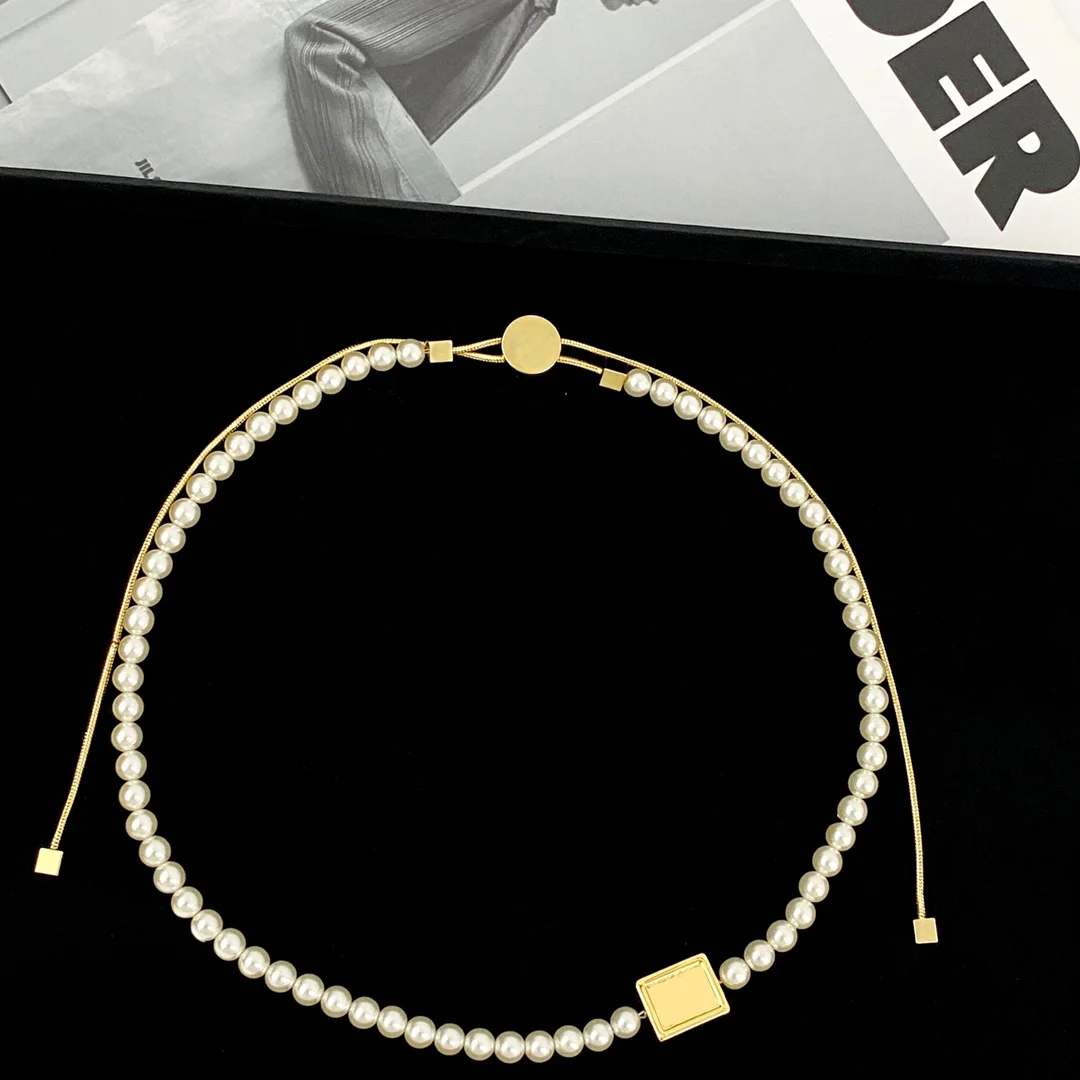 

Adjustable White Pearl Necklace with Gold Square Pendant Fashion Choker Women's Beaded Chain Minimalist Design Jewelry Accessory