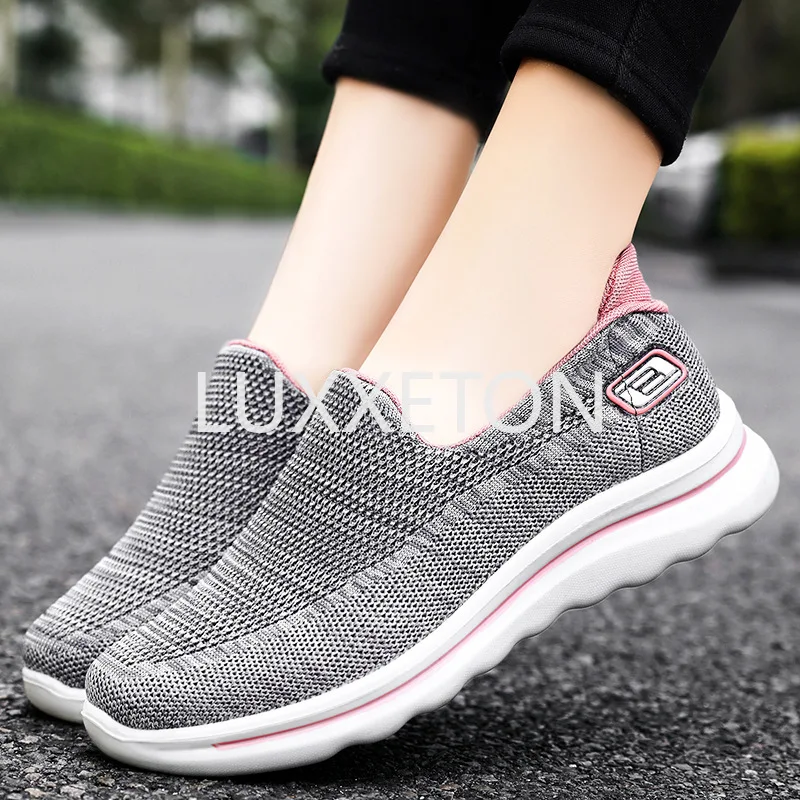 Women Mesh Breathable Vulcanized Shoes Spring New Fashionable Lightweight Women Non Slip Outdoor Soft Sole Casual Sports Shoes