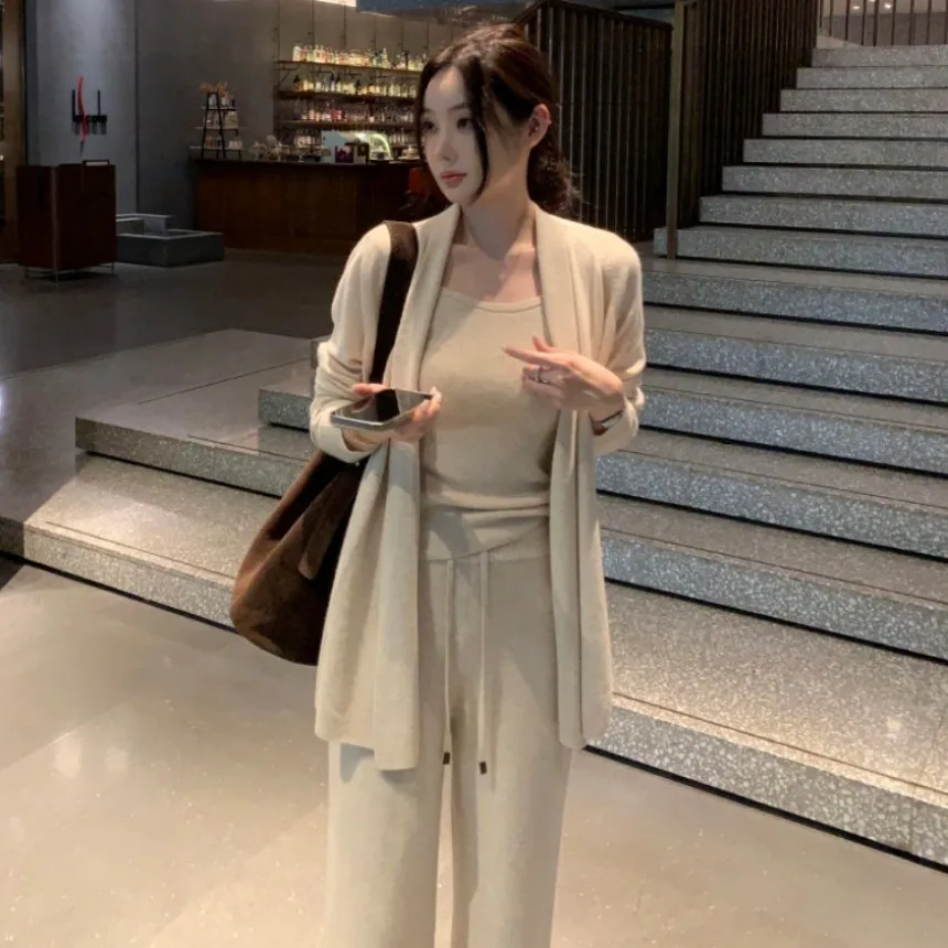 Korean Style Women's Three-Piece Set High-End Knitted Crop Top Cardigan plus Wide Leg Pants Fashionable And Attractive