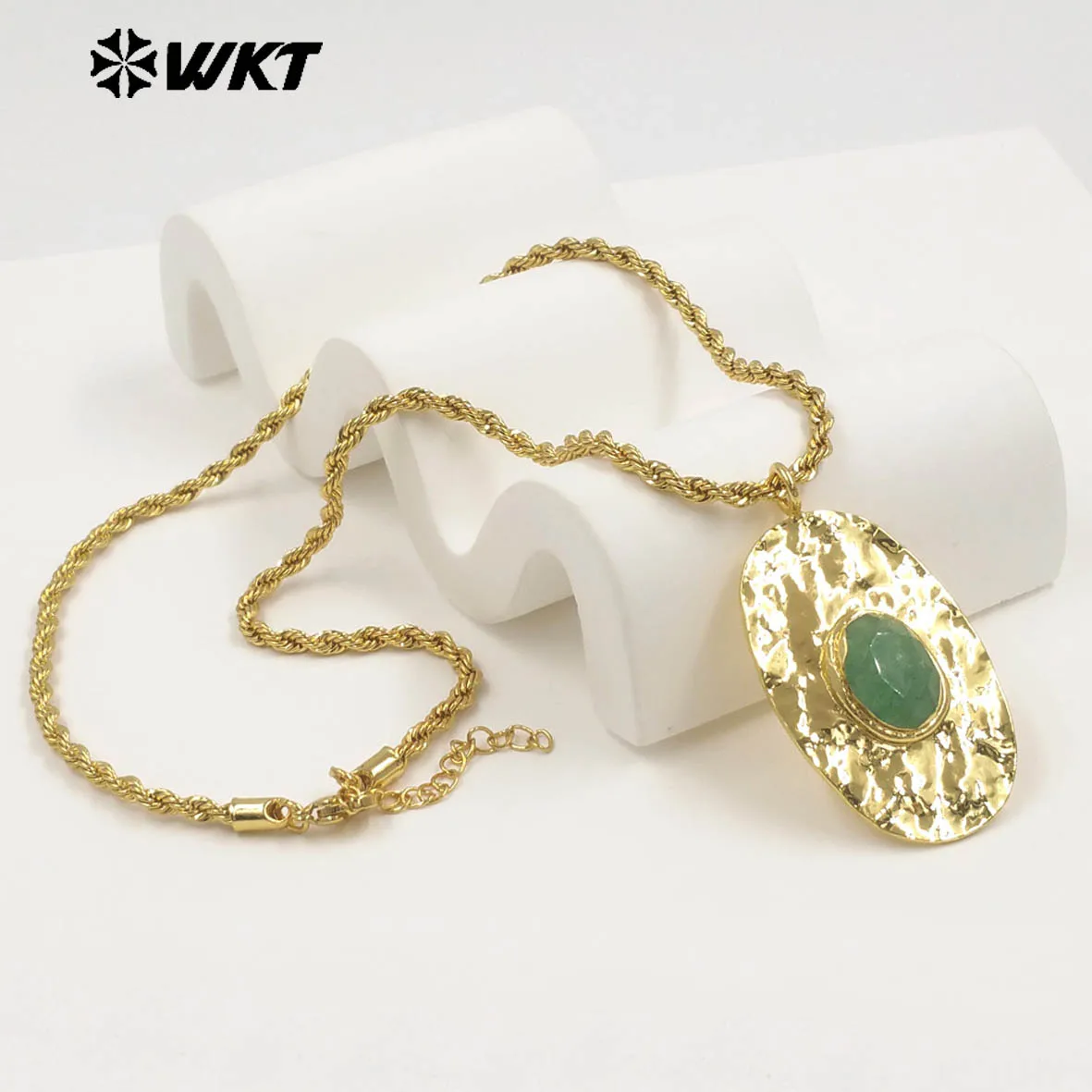 WT-N1538 Elegant Style Brass Chain With Gold Plated Natural Gemstone Oval Pendant Necklace For Lady Friend Birthday Gift