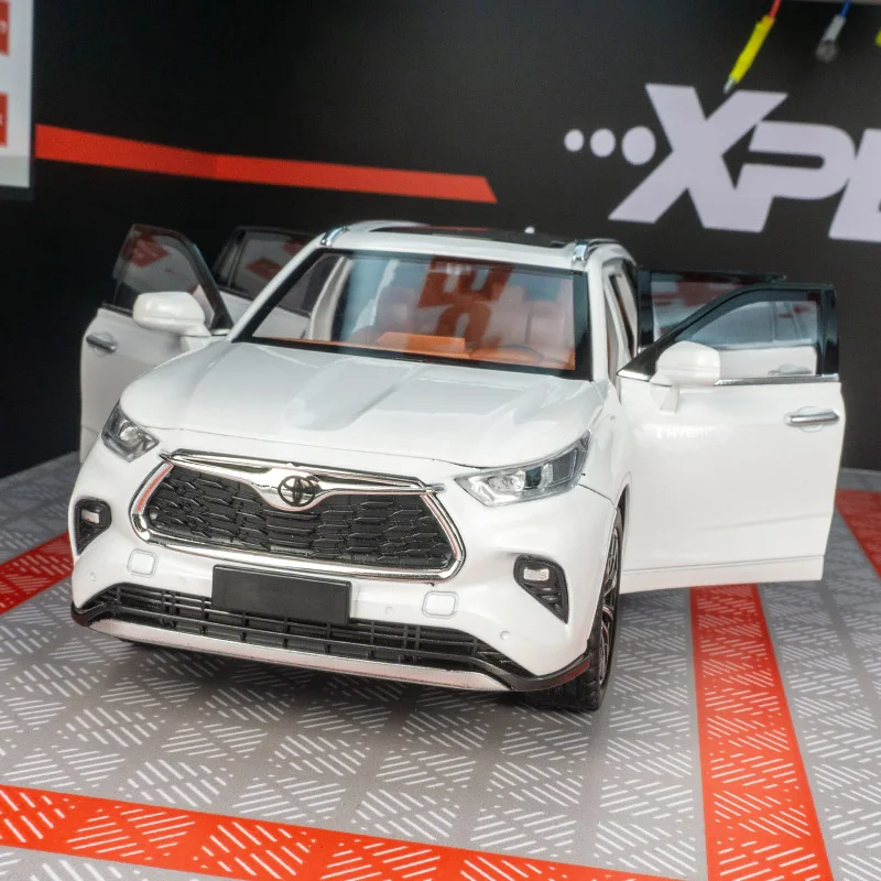 1:24 Toyota Highlander coche en miniatura de aleación SUV vehículo todoterreno puerta y capó del motor maletero se puede abrir tiene sonido y iluminación