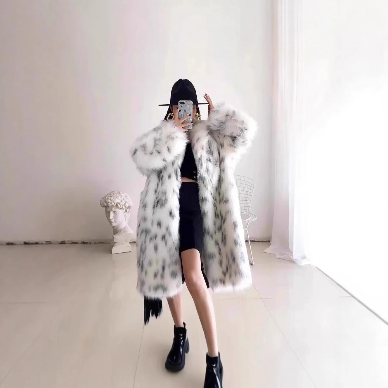 2025 موضة جديدة معطف الفراء تقليد الفراء ملابس نسائية طويلة الخصر الحرة كم طويل الثعلب الفراء العشب