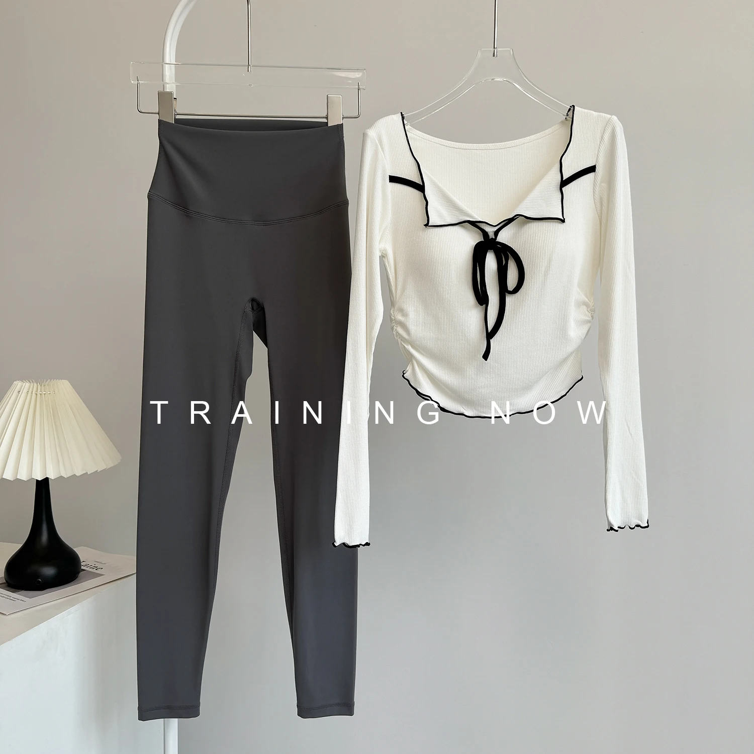 

Костюм для фитнеса, женский осенне-зимний утягивающий спортивный тренировочный быстросохнущий костюм, новый стиль 2025 года, красивый бег, йога