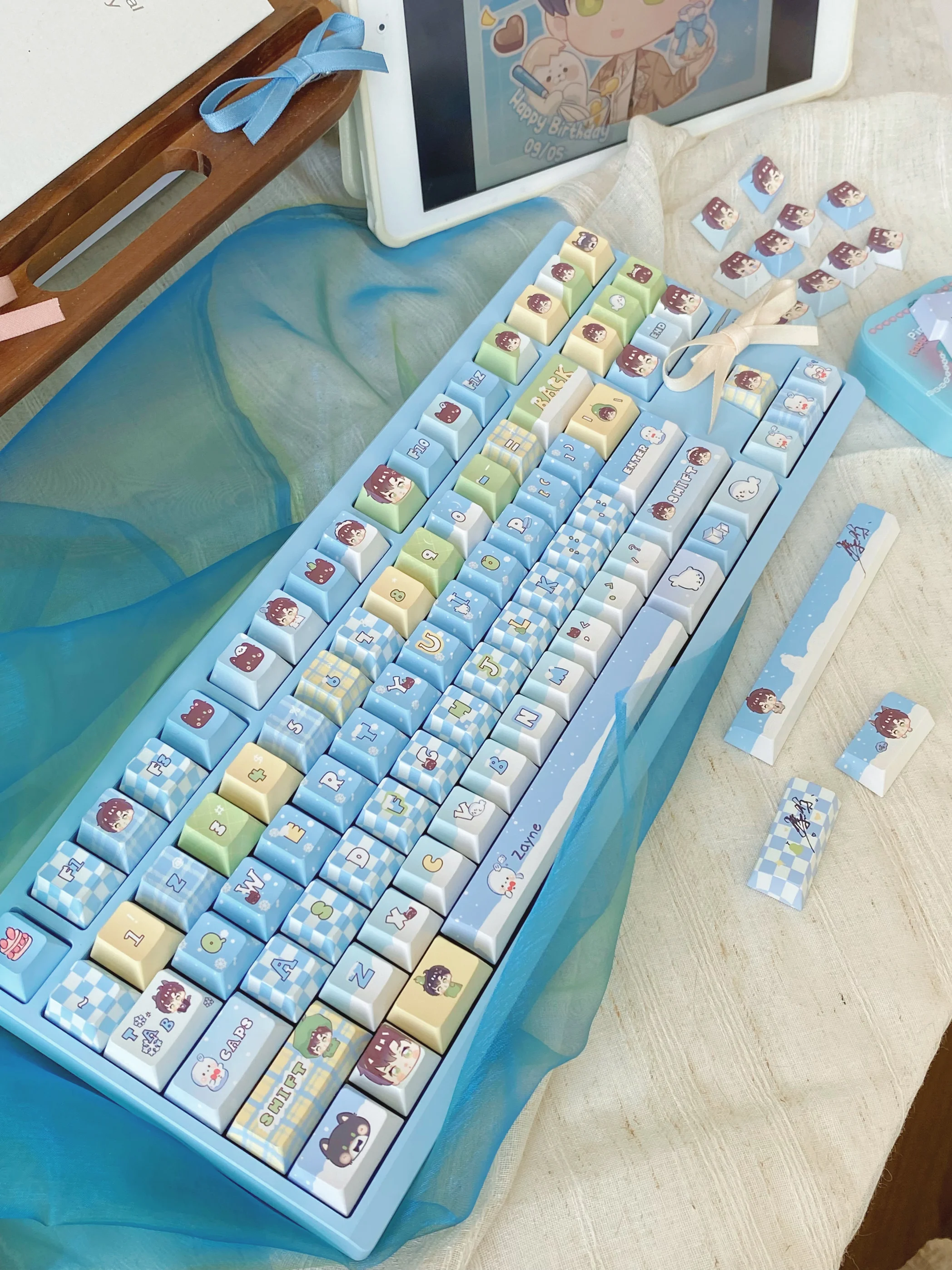 

Anime Love and Deepspace Zayne Cosplay Printing Keycap Cartoon Mechanical Keyboard Keycaps Keyboards Cap Accessories gift