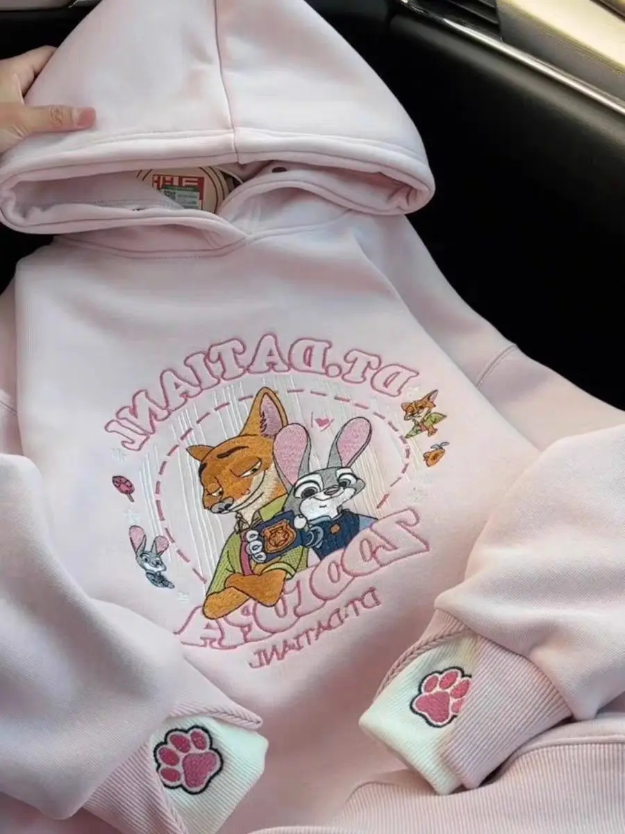 

Худи с вышивкой для взрослых в стиле аниме Zootopia ​ Теплая зимняя женская кофта с капюшоном Judy Nick – идеальный подарок для девушек