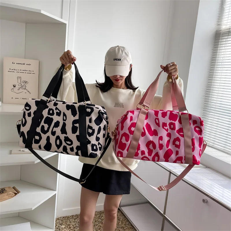 2022 New Fashionable Travel Duffle Bags Women Leopard Big Nylon Tote Fitness Gym Ladies Weekend Handbags Wet And Dry Separation