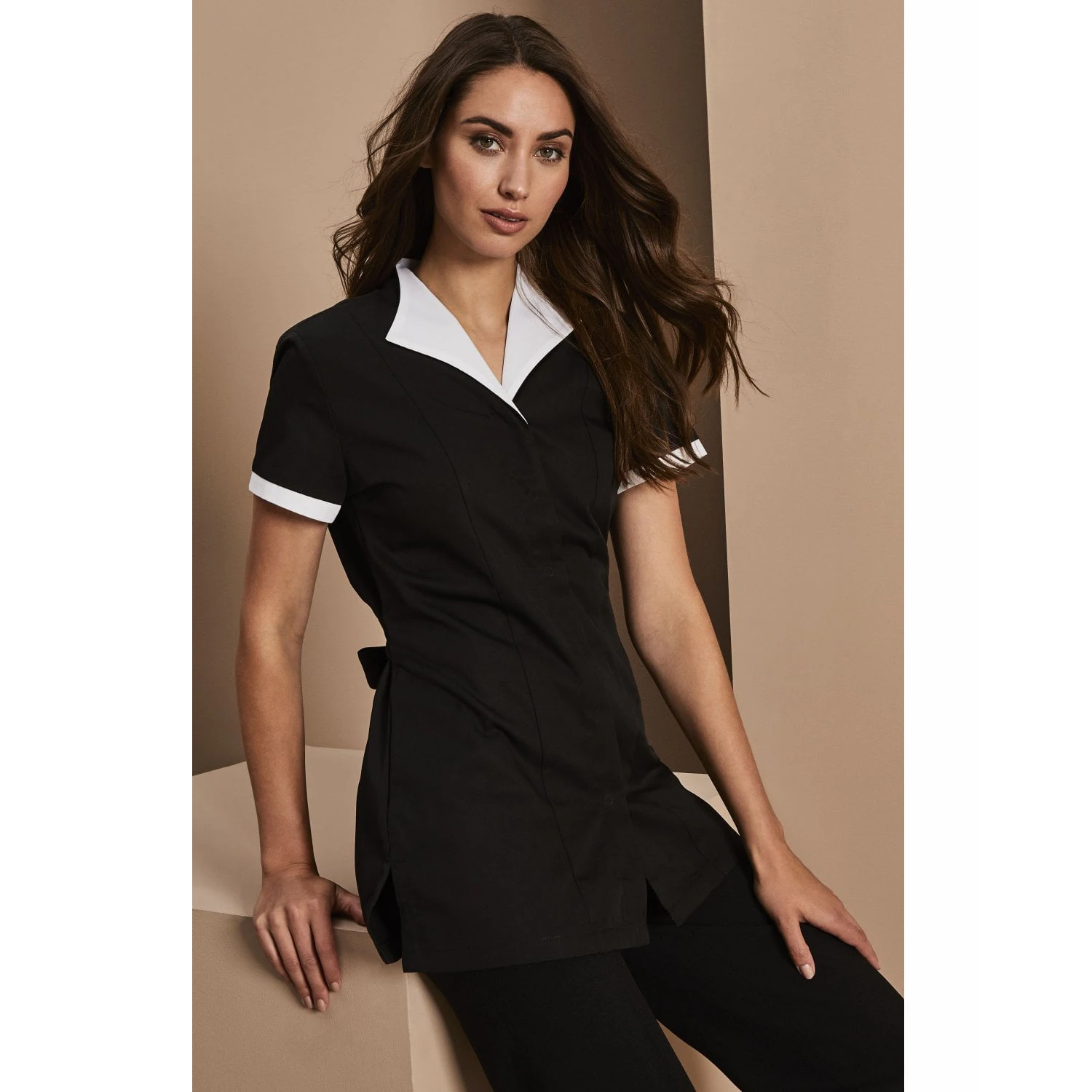 Uniforme de limpeza preto para mulheres, Uniforme do pessoal para limpeza, Túnica de limpeza com vestido branco, Hotel T/T