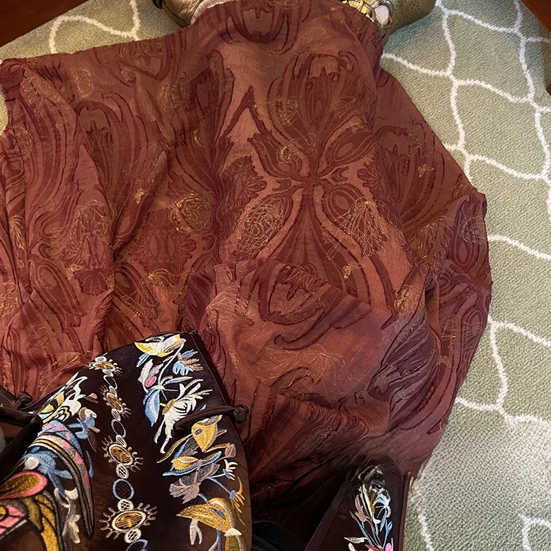 

VIMAS Gold-Leaf Embossed Semi-Head Skirt with Floral Cut-Outs And Pleating for Casual Wear in All Seasons mid Waist Straight Cut