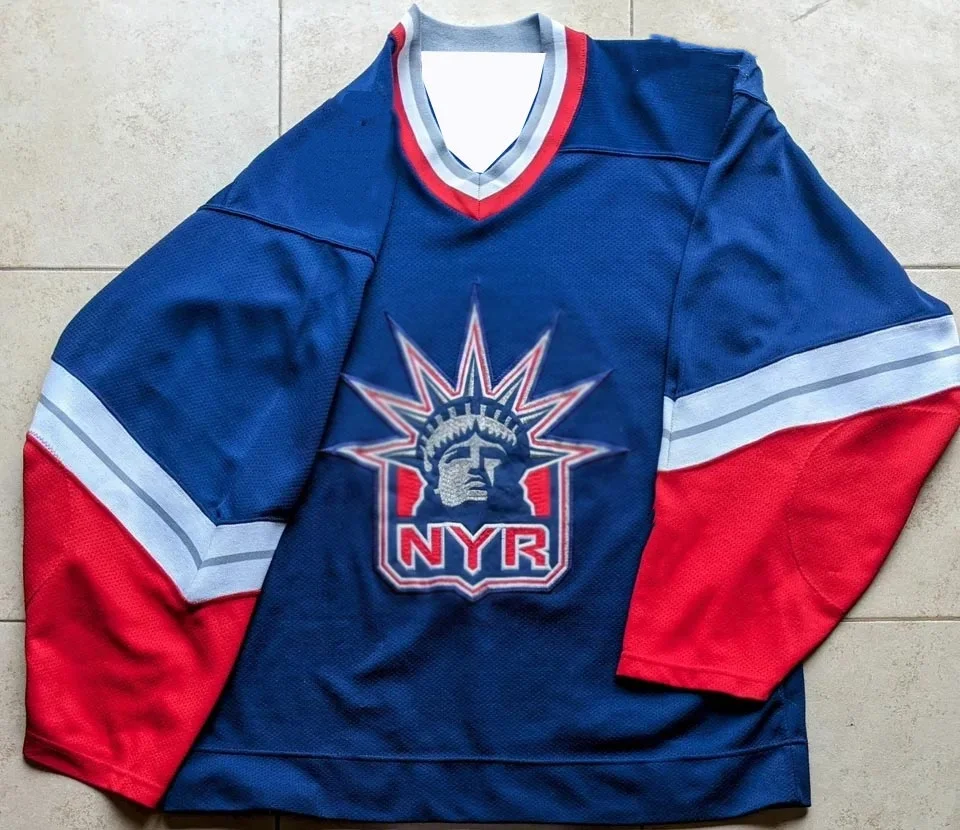 2026 nova chegada azul marinho-vermelho-branco New York Rangers Estátua da Liberdade Camisa de Hóquei Crianças/Adultos Desgaste Diário e Roupa de Fã NHL