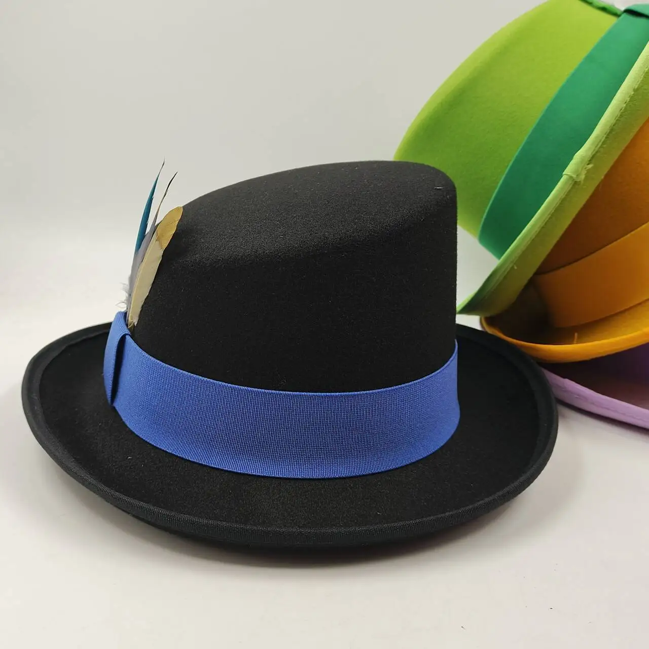 New High Quality Man Fedora Unisex Gentleman Cosplay Derby Bowler Hat British Shape Hat Autumn Magic Hat Feather Accessories