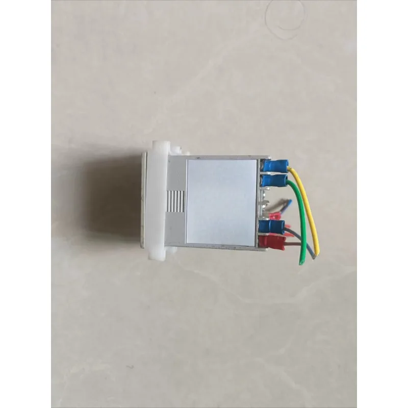 SDC15 C15TV0RA0100 Digital Temperature Controller Used Powers On Untested Sold As-Is for Industrial Temperature Control Systems