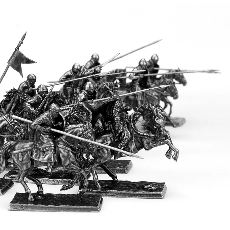 Metal medieval knight and soldier figurine model set, war game chess piece, tabletop battle miniature model, men's gift