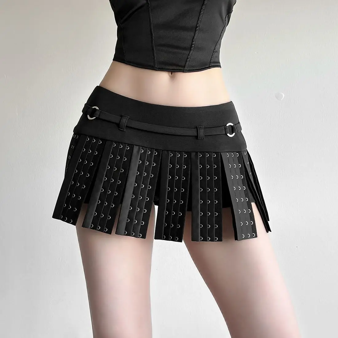 2026 Neuer High Street Dark Punk Schnallenfransen Regenschirmrock Damen