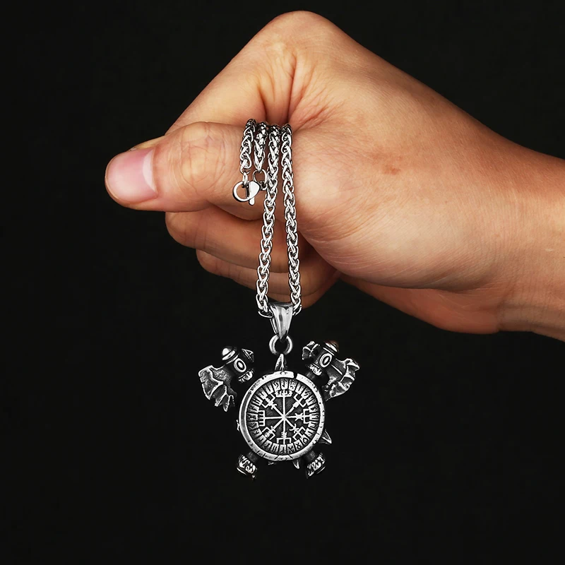 2023 New 316L Stainless Steel Viking Vegvisir Amulet Shield And Crossed Axes Necklace Mythology Pendant Charm Jewelry Boy Gift