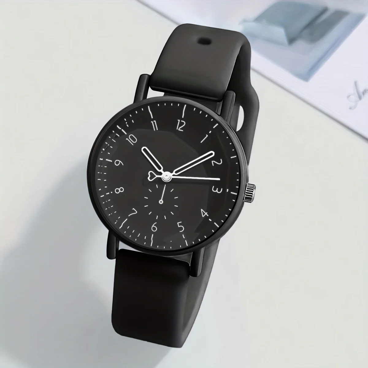 Classic Elegant Fashion Women's Compact Silicone Strap Quartz Wristwatch with Arabic Numeral Markers, Cute Ladies' Watch
