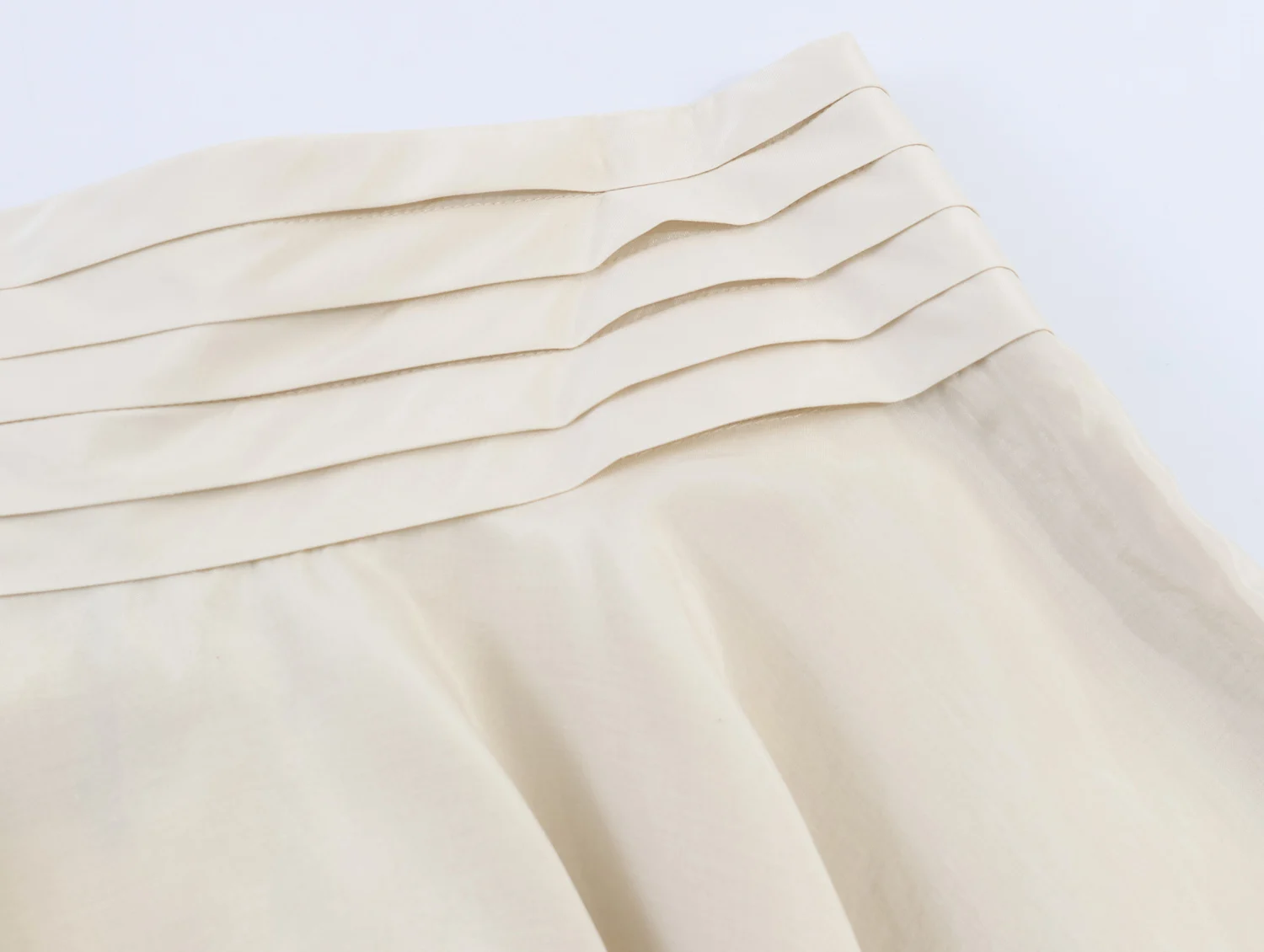 KONDALA Damen Eleganter Asymmetrischer Kurzer Rock Urlaub Freizeit 2026 Frühling Sommer Neue Mode Rock Damen Laminierter Rüschenrock – Detail 9