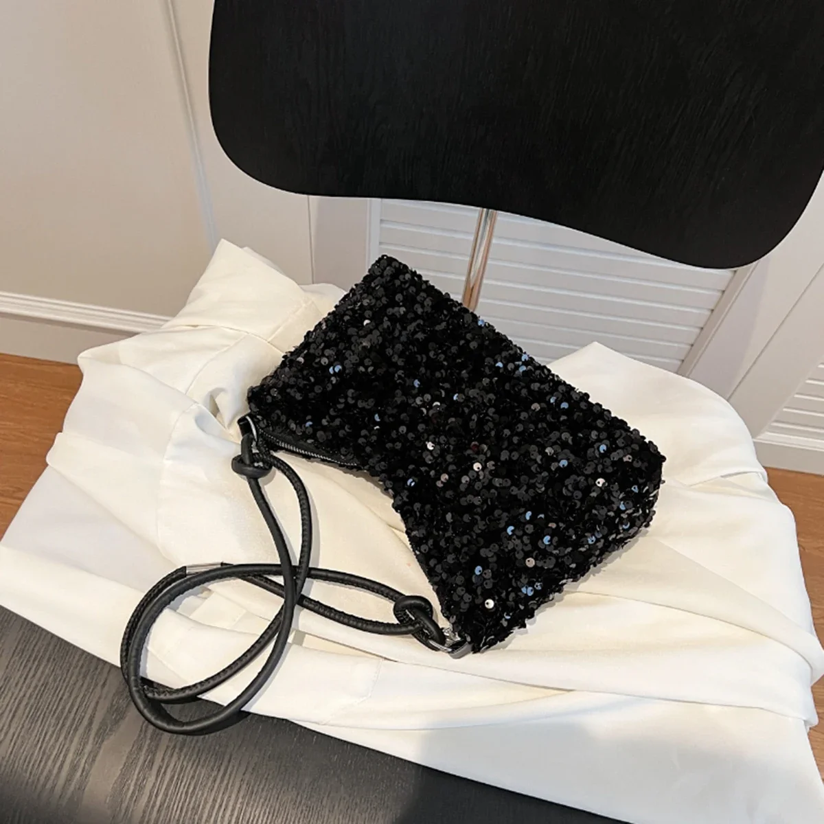 2026 INS Schwarze Glitzer-Unterarmtasche, lässiges, schickes Design, Umhängetasche, passend zu jedem Outfit – Detail 3
